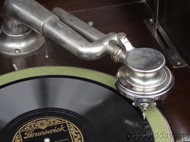 1920s Brunswick Console Phonograph Record Player - Plays Great 