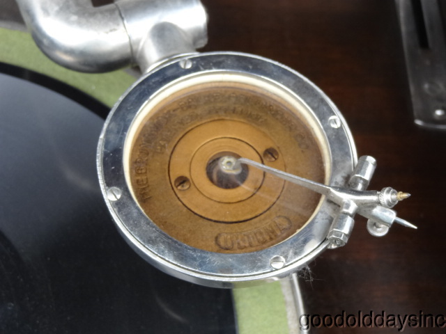 1920s Brunswick Console Phonograph Record Player - Plays Great 