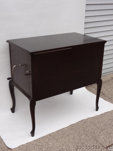 1920s Brunswick Console Phonograph Record Player - Plays Great 