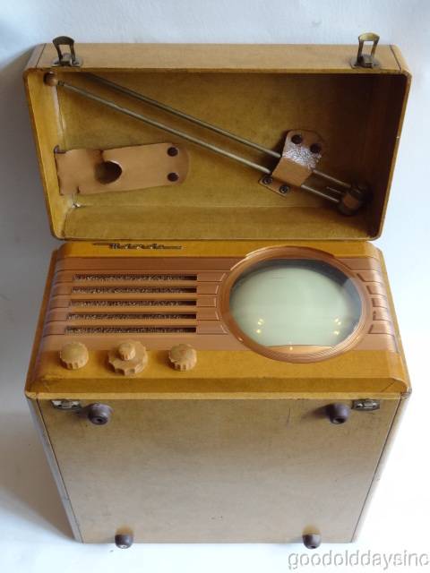 Vintage Motorola Portable Television - 8" Blond Suitcase Style TV - Model 7VT5A