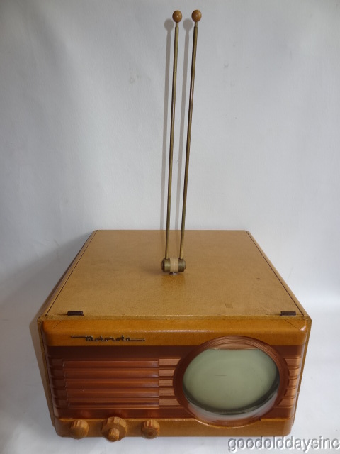 Vintage Motorola Portable Television - 8" Blond Suitcase Style TV - Model 7VT5A