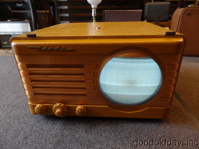 Vintage Motorola Portable Television - 8" Blond Suitcase Style TV - Model 7VT5A