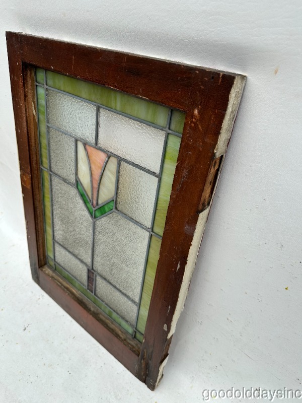 1 Antique 1920's Chicago Bungalow Stained Leaded Glass Window 25" x 18"