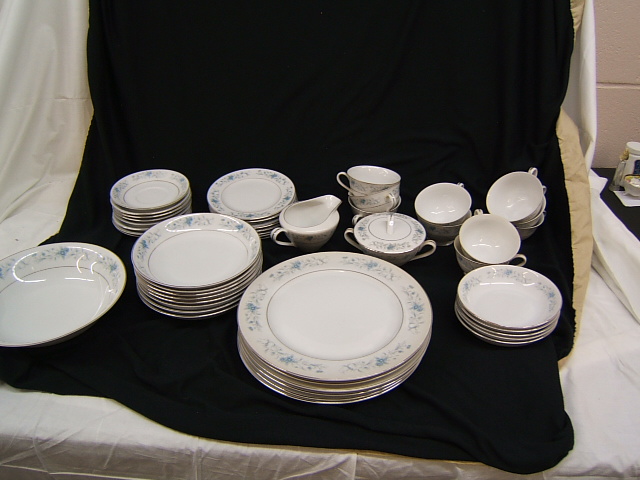 Lot of 49 Pieces Crest Wood #1393 