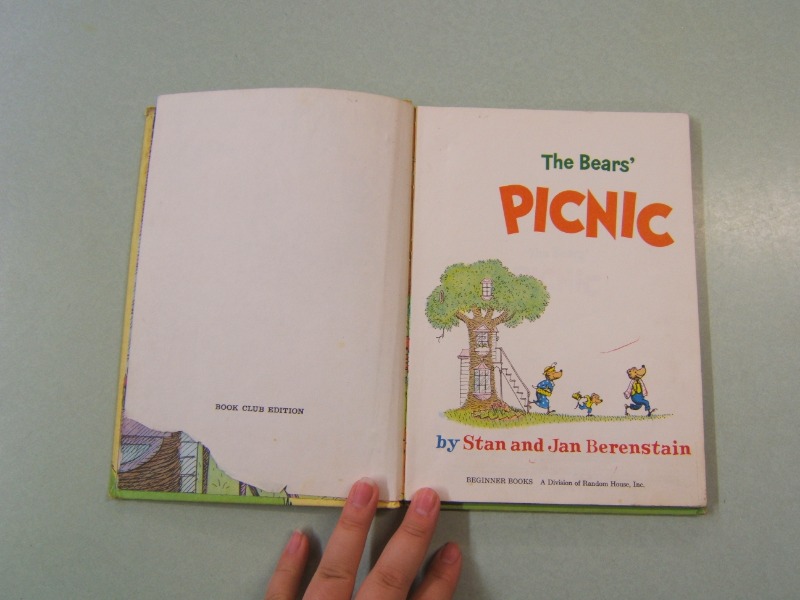 ＊The Bears picnic＊ベアーズピクニック＊USA＊絵本＊古本 The Bears picnic＊ベアーズピクニック＊USA＊絵本＊古本 - メルカリ
