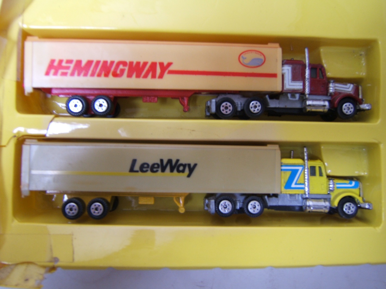 Vintage Road Champs 5 Piece Kenworth Fleet in Box Navajo LeeWay
