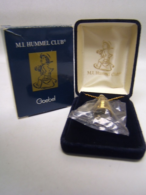 Vintage M I Hummel Velvet Jewelry Box for Special Edition  Honey Lover