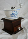 VINTAGE DELFT BLUE AND WOOD MILL HAND CRANK COFFEE