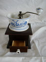 VINTAGE DELFT BLUE AND WOOD MILL HAND CRANK COFFEE