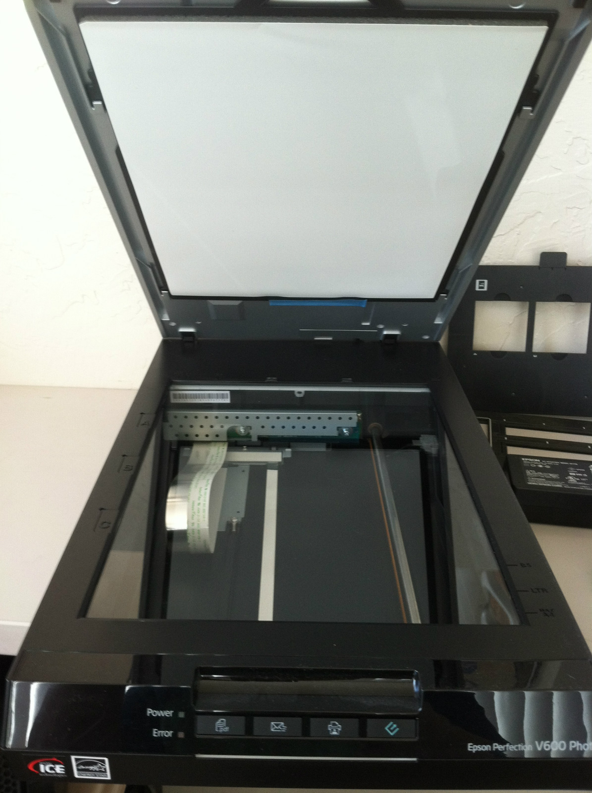 Imaging Surplus Epson Perfection V600 Photo Flatbed Scanner J252a Complete 0743