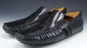 TOD'S sz 7.5 PERFORATED PATENT DRIVING MOCCASINS M