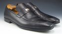 GUCCI sz 9.5 LEATHER LOGO PLATE LOAFERS 253304 MEN