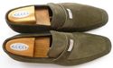 GUCCI sz 8 SUEDE LOGO PLATE LOAFER 247494 MENS OLI