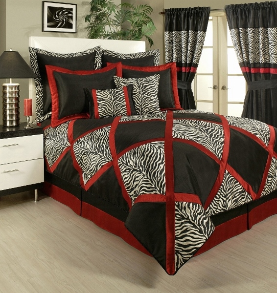 4pc Lush Red White Black Animal Print Pieced Comforter Set Queen