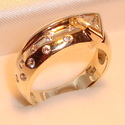 Dazzling 10K Yellow Gold Cubic Zirconia Ring (7) 