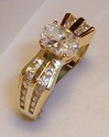 Vintage 14K Yellow Gold DQ Cubic Zirconia Ring (6)