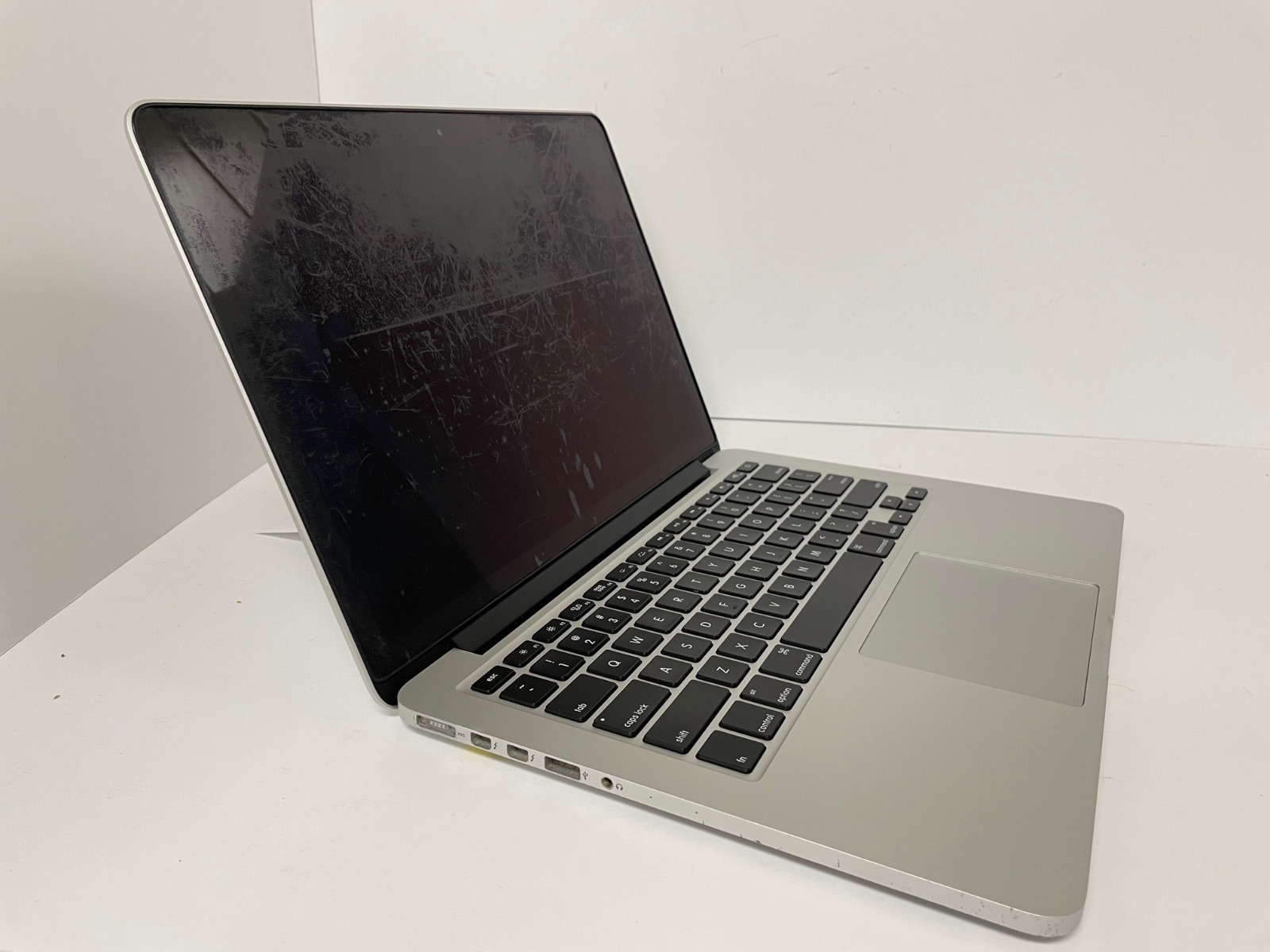 Apple MacBook Pro 13.3 Laptop Retina Display MGX72LL/A i5-4278U