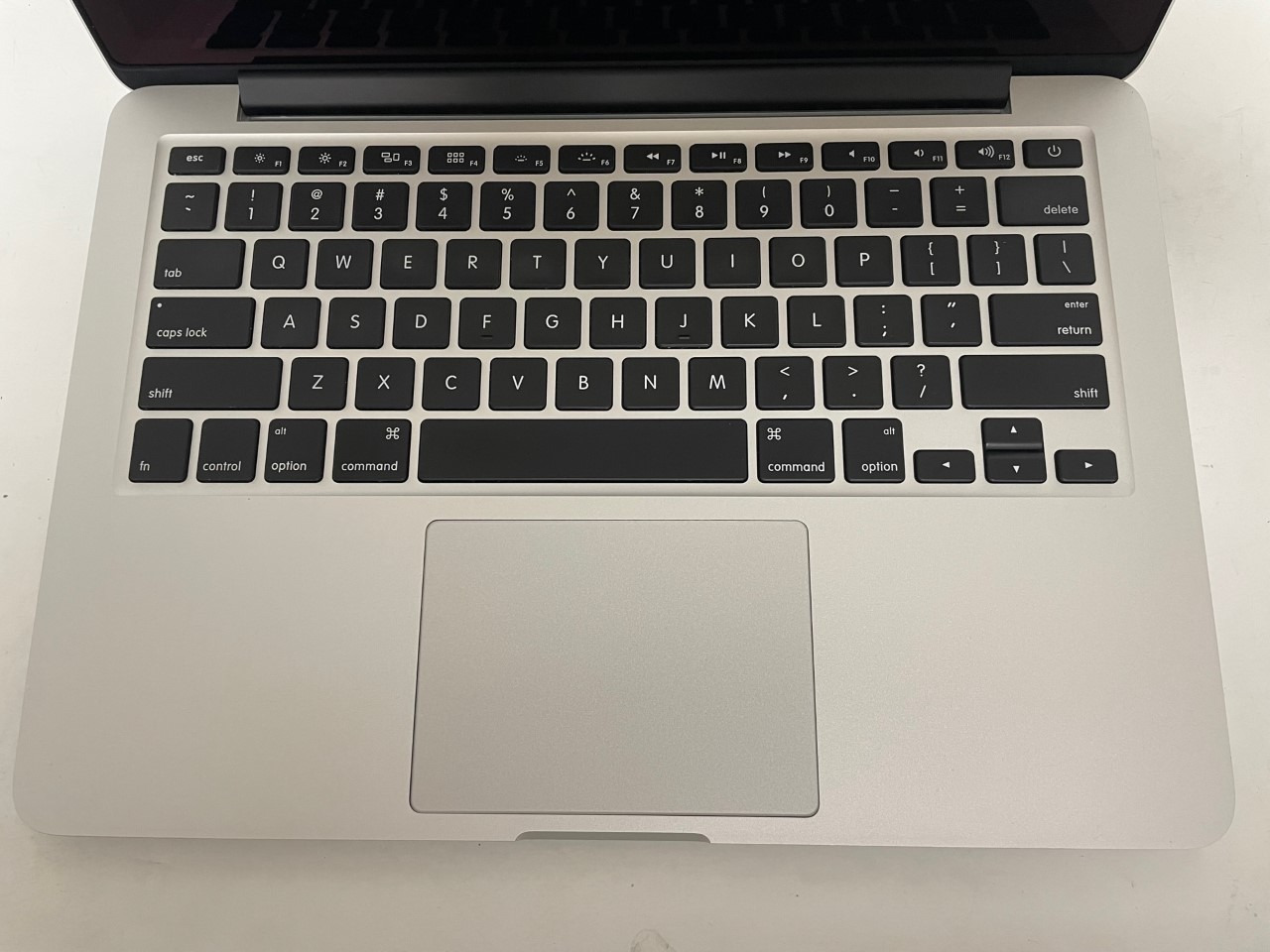 Apple MacBook Pro 13.3 Laptop Retina Display MGX72LL/A i5-4278U
