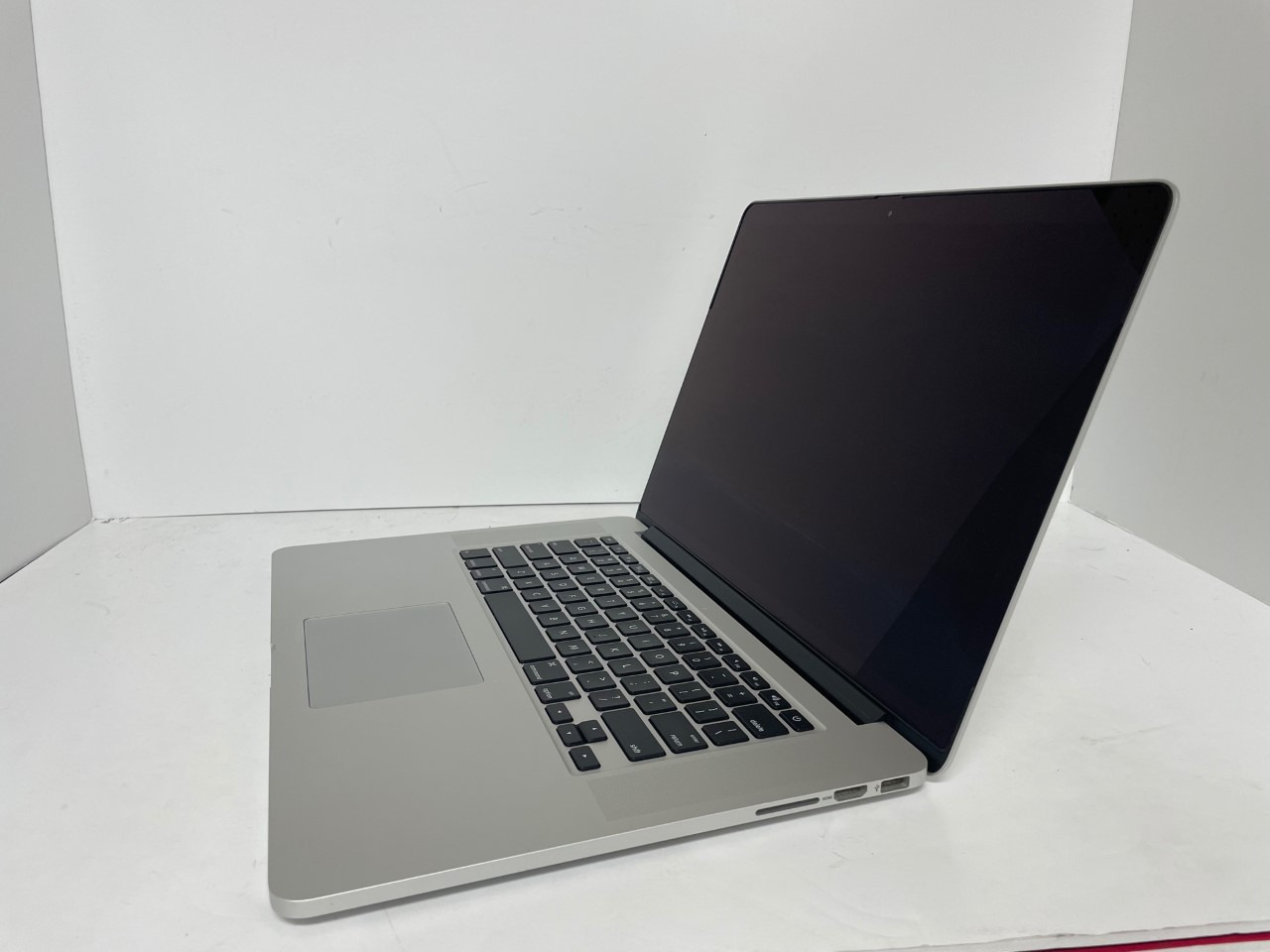 Apple MacBook Pro Retina 15.4 MGXC2LL/A Quad Core i7 512GB SSD