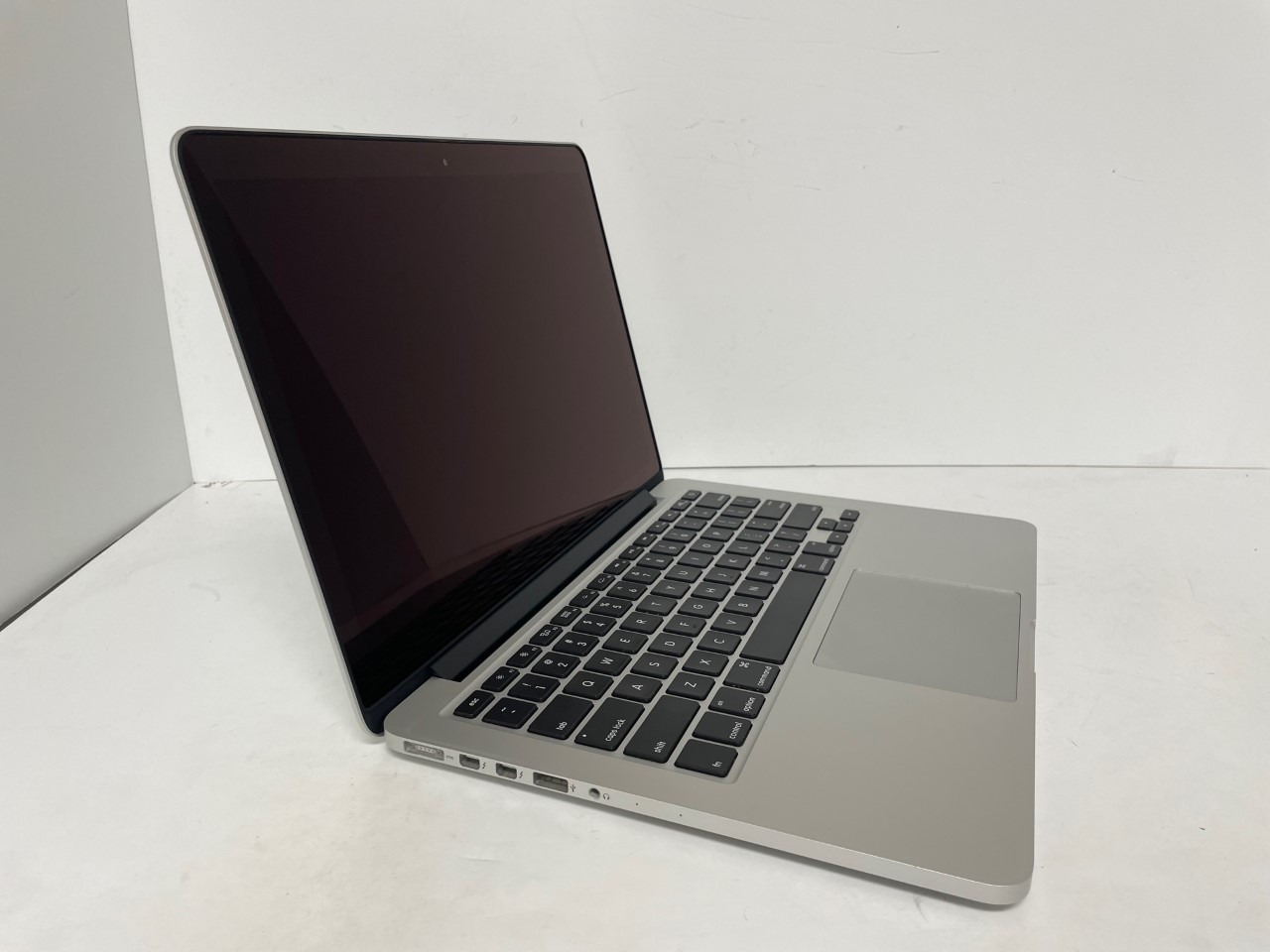 Apple MacBook Pro 13.3 Laptop Retina Display MGX72LL/A i5-4278U