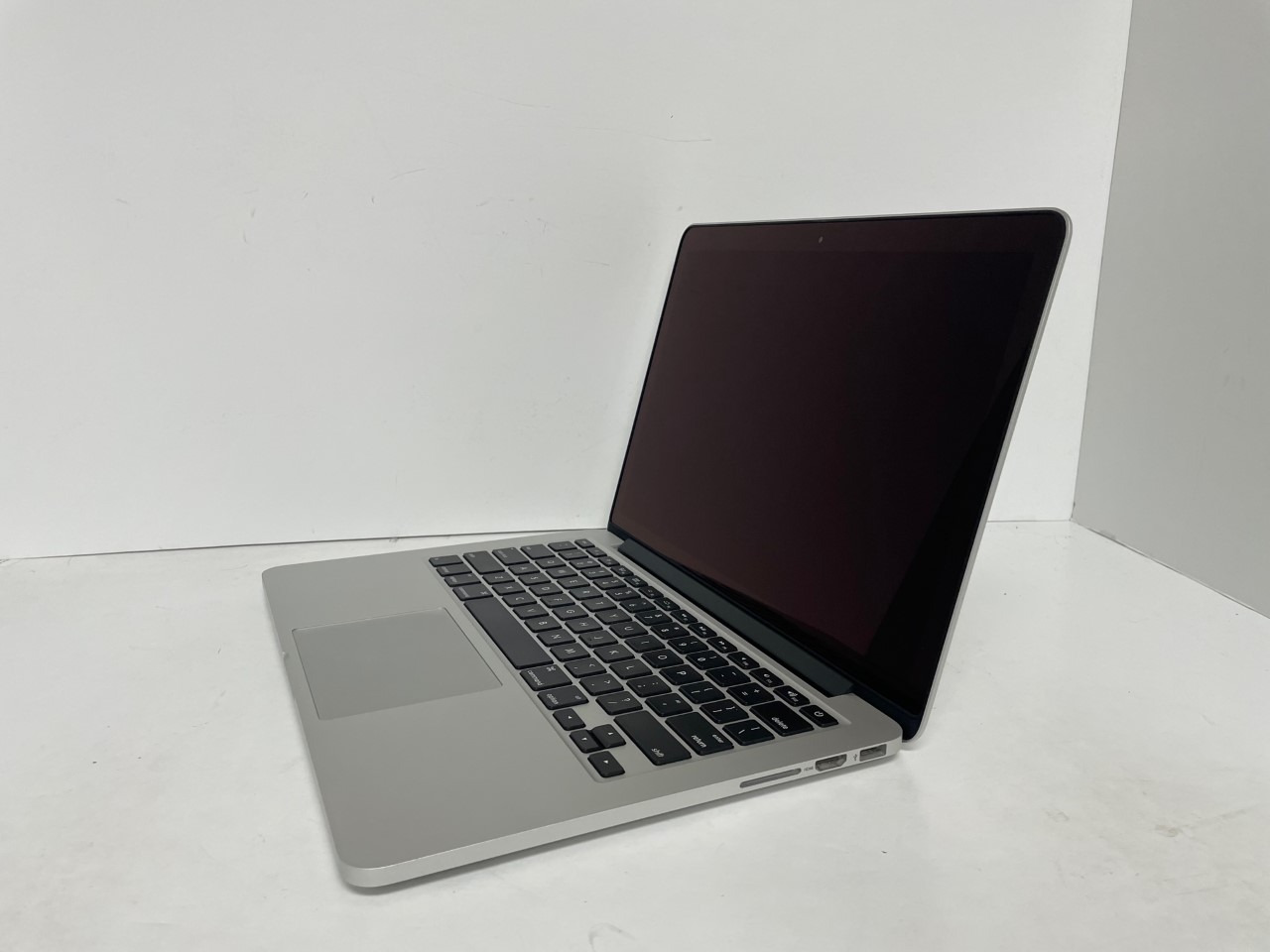 Apple MacBook Pro 13.3 Laptop Retina Display MGX72LL/A i5-4278U Apple MacBook Pro 13.3 Laptop Retina Display MGX72LL/A i5-4278U
