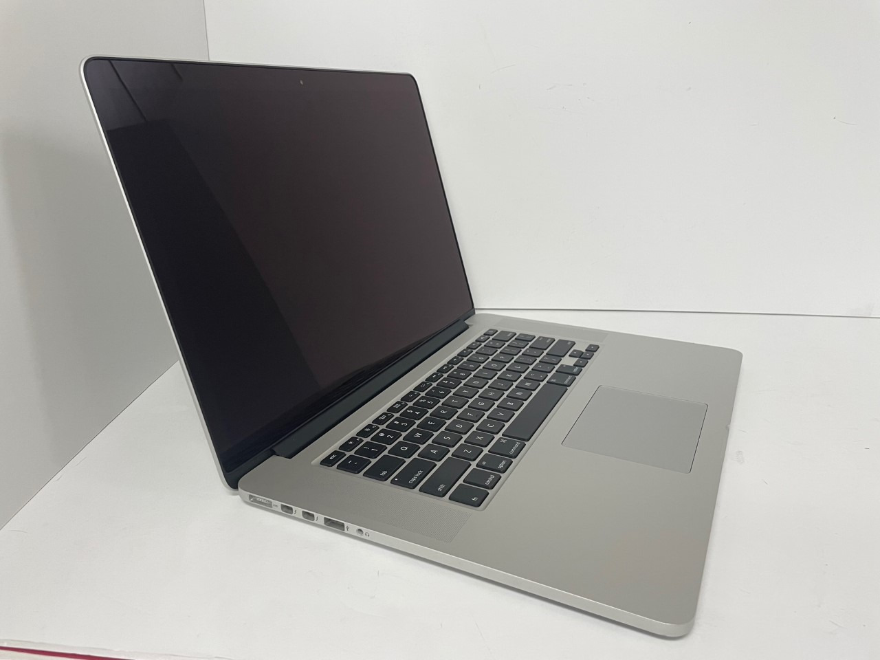 Apple MacBook Pro Retina ME664LL/A 15.4