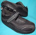 Black Skechers Shape Ups Size 8.5 Leather Mesh Vel