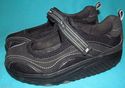 Black Skechers Shape Ups Size 8.5 Leather Mesh Vel