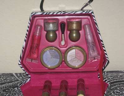 polish nail case LIP KIT BRATZ LIPSTICK Flo's : Yellow BLUSH MAKEUP Rose