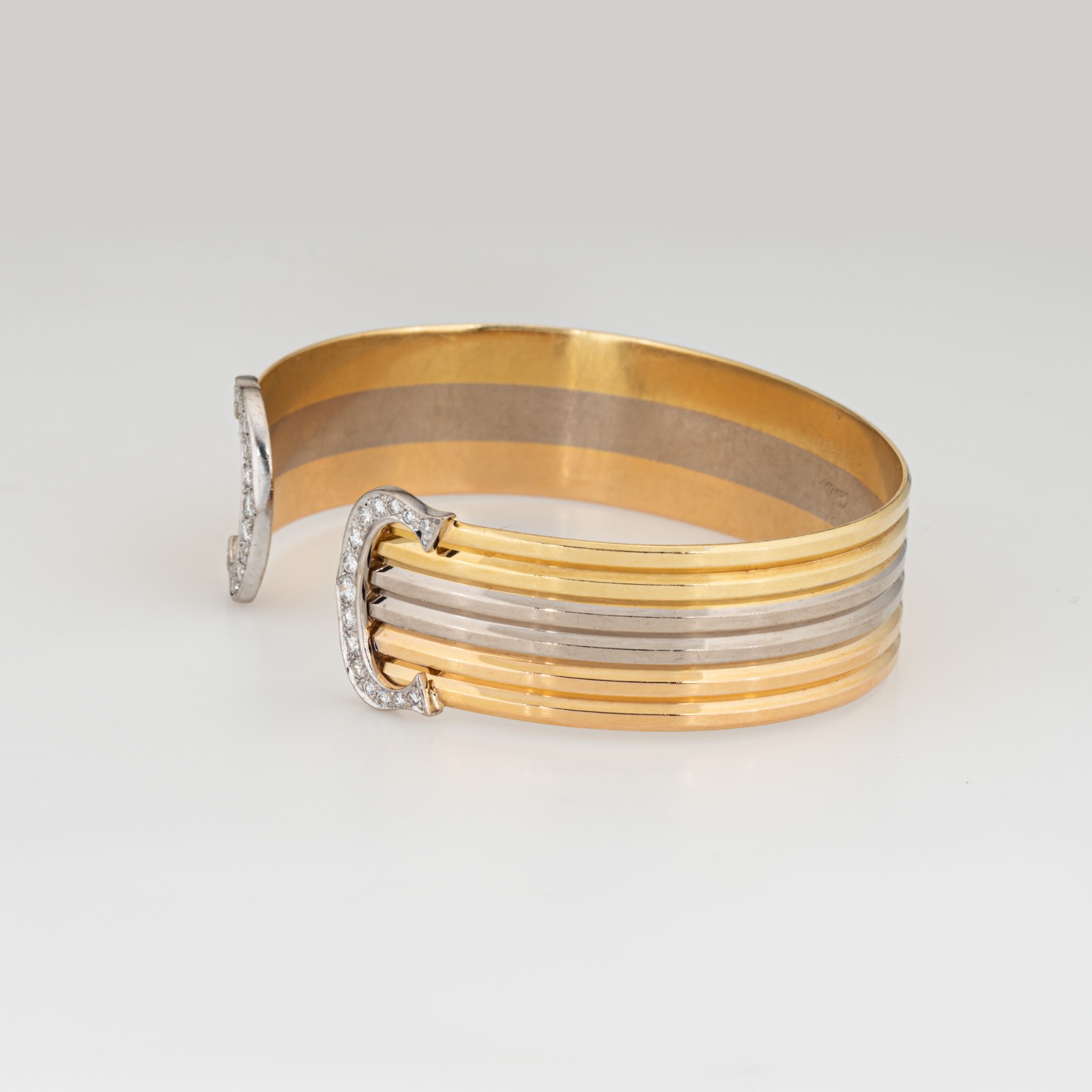 Cartier カルティエ　スカーフ 大判85cm 宝石 フラミンゴ ベージュ c1980s Cartier Double C Diamond Bracelet 18k Tri Gold Cuff Vintage