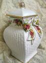 Royal Albert OLD COUNTRY ROSES 12" Covered Jar/Vas