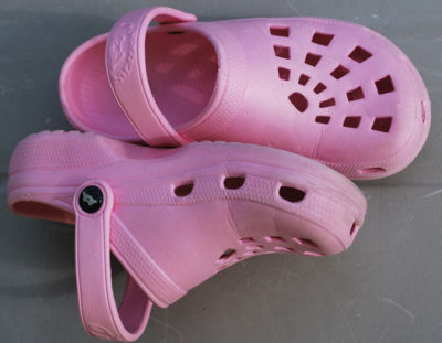 clariceseller : DOGGERS CLOGS Pink Fits 5-6 W clean