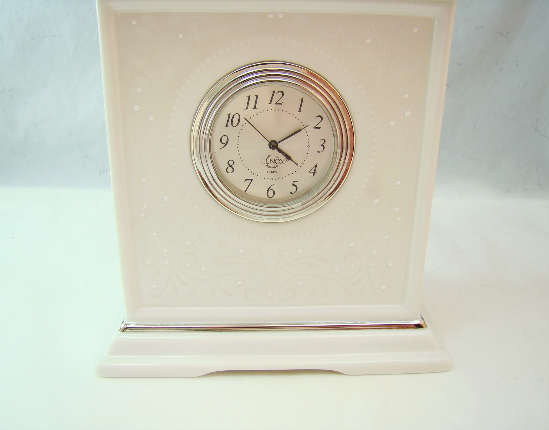 Lenox 6376842 Wedding Promises OPAL INNOCENCE Medium Quartz Clock NEW