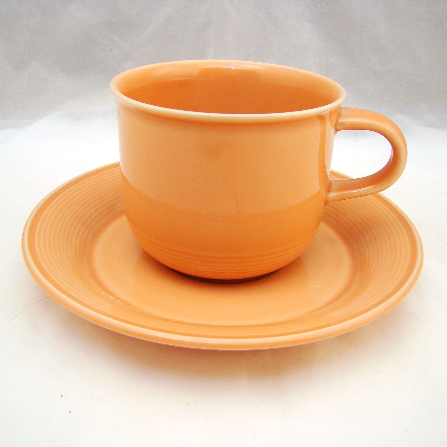 Nancy Calhoun Solid Color White Teacup Cup and Saucer Set s