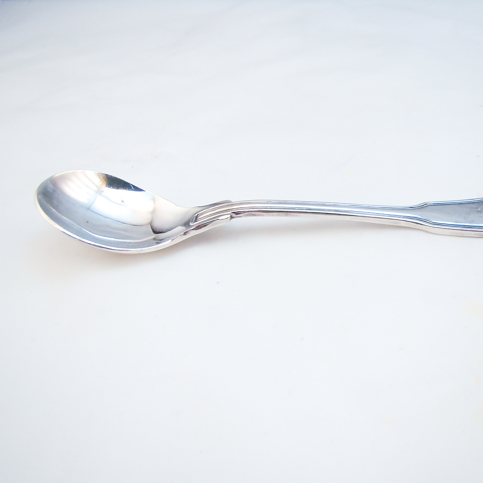 MAIN COURSE SILVERPLATE JAPAN MNF2 SHELL PATTERN Oval Soup Spoon 7 1//8/"