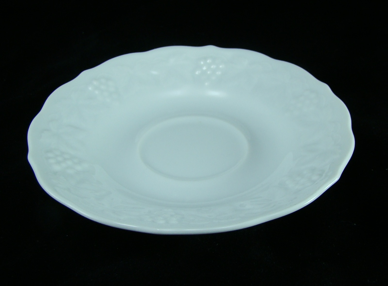 Lipper & Mann L & M Fine China WHITE CHAMPAGNE Cup & Saucer Set(s