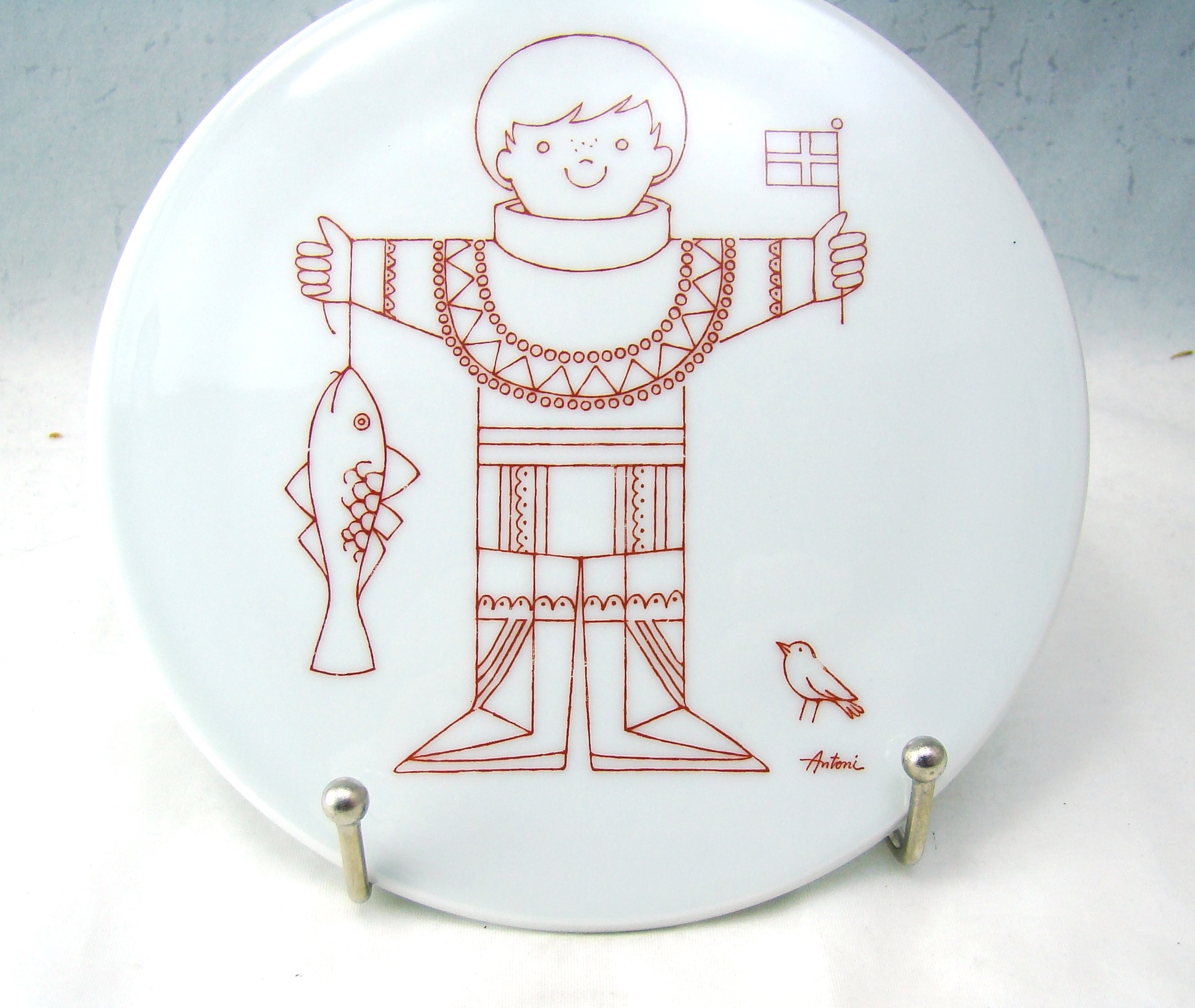 Bing & Grondahl BIG94 949/3764 Antoni Boy w Fish Denmark