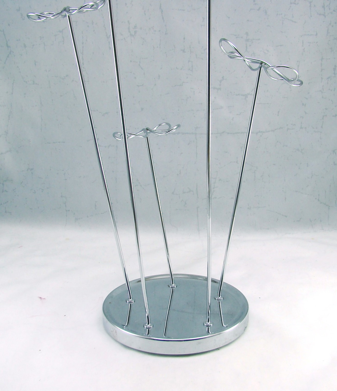 UMBRA Metal Alan Wisniewski Designed Metal Swivel Flower Design