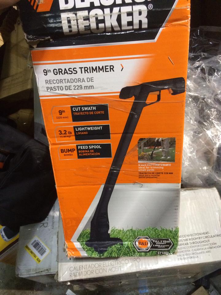 BLACK & DECKER ST1000 9 in. 1.8 Amp Bump Feed String Trimmer PPPA LOCAL
