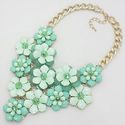 2014 Design Ladies Statement Daisy Flower Bib Neck