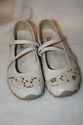 SKECHERS Ivory With Sequins Size 8.5M Leather & Ca