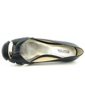 MICHAEL KORS Townsend Flat Black Shoes Womens SZ 6