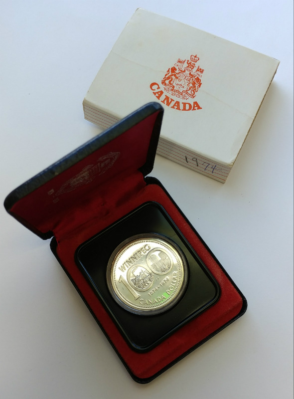 1974 Canada Uncirculated Silver Dollar Coin .500 Silver In Box