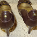 GUESS AMAZING LADY'S ORIGINAL BROWN SHOES ON HEELS