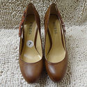 GUESS AMAZING LADY'S ORIGINAL BROWN SHOES ON HEELS