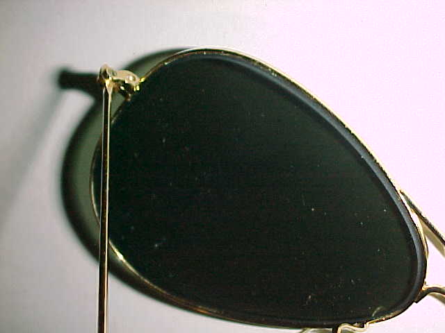 Vintage RAY BAN AVIATOR SUNGLASSES with CASE - B&L RAY BAN Vintage RAY BAN AVIATOR SUNGLASSES with CASE - B&L RAY BAN