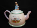 Beatrix Potter Peter Rabbit Reading Teapot 2002 Te