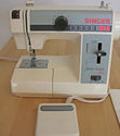 Singer Featherweight Plus 324 Electric Sewing Mach
