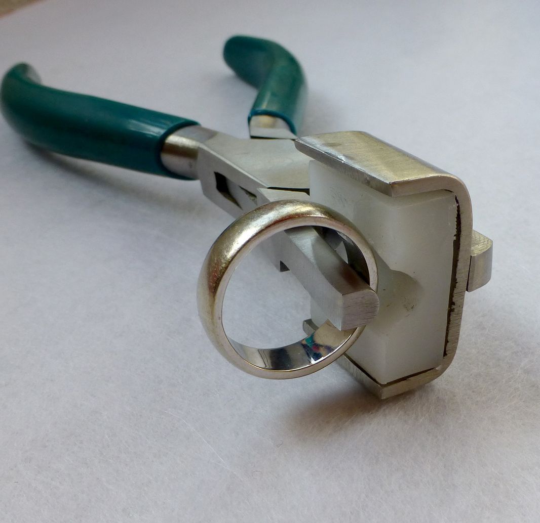 BeadSmith Nylon Jaw Ring Bending Pliers Shape And Adjust Rings, Raw