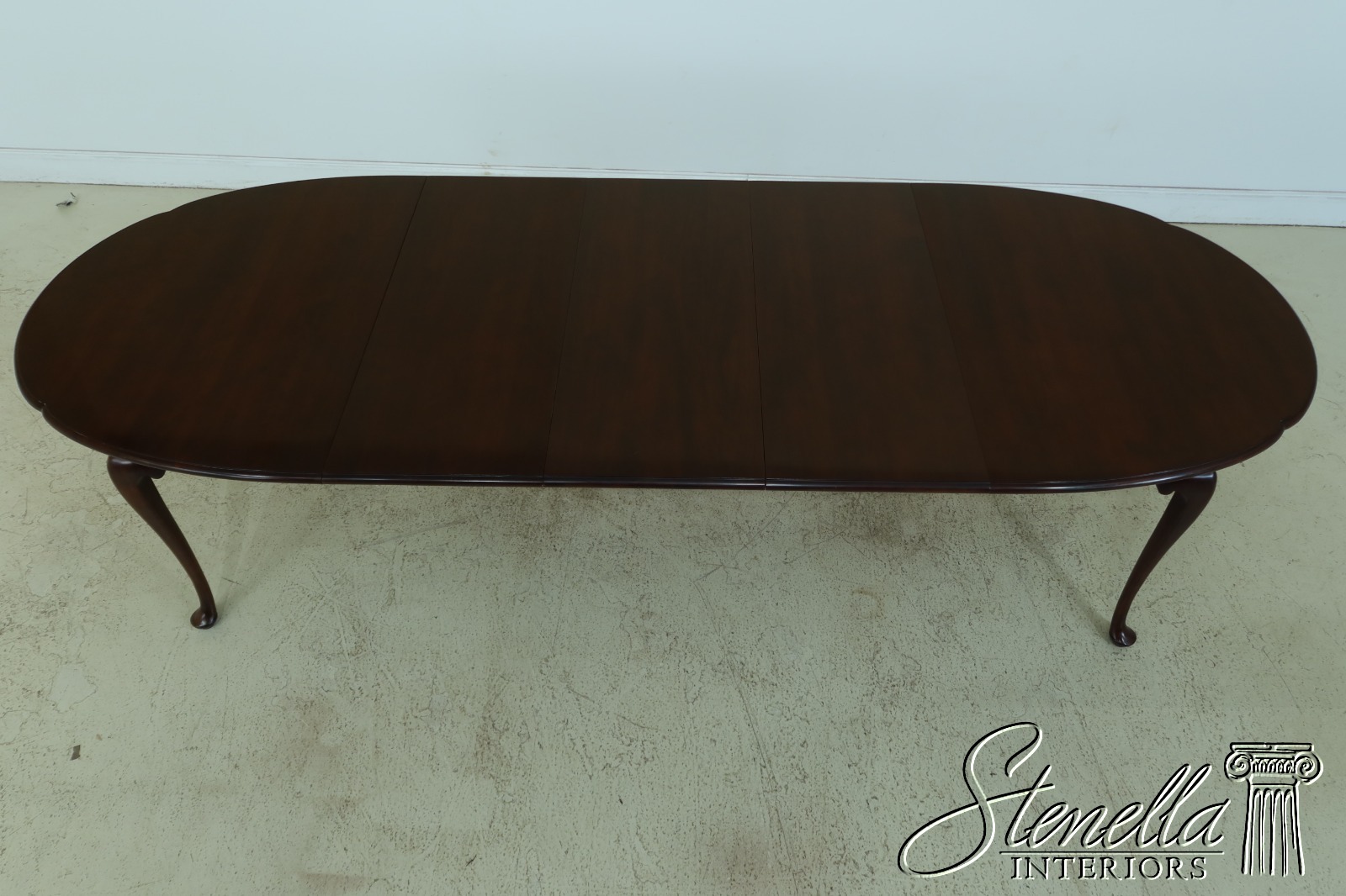 Old Towne Statton Dining Room Table